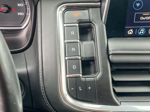 Used 2021 Chevrolet Tahoe Z71 w/ Z71 Signature Package image 18