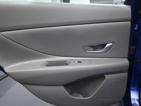 Used 2024 Hyundai Elantra SEL FWD image 21