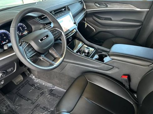 New 2026 Jeep Grand Cherokee L Limited AWD/4WD image 9