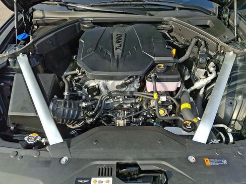 Used 2025 Genesis G70 2.5T image 27