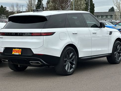 Used 2024 Land Rover Range Rover Sport SE AWD/4WD image 4