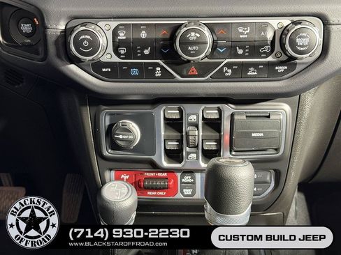 Used 2025 Jeep Wrangler Unlimited Rubicon 4xe w/ Safety Group AWD/4WD image 30