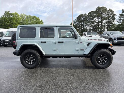Used 2024 Jeep Wrangler Unlimited Rubicon AWD/4WD image 5