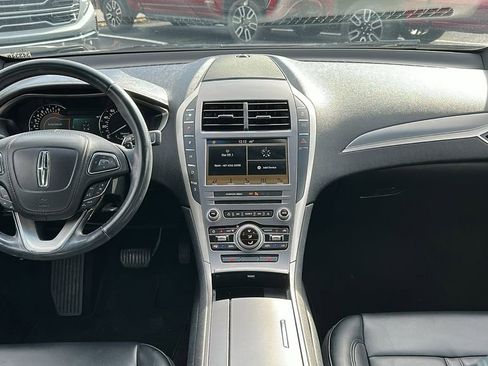 Used 2017 Lincoln MKZ Premiere image 10