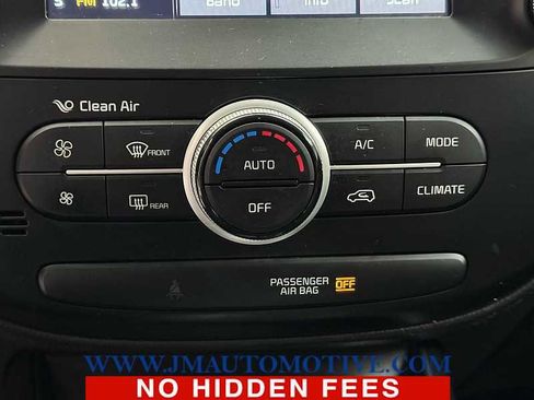 Used 2019 Kia Soul + image 32