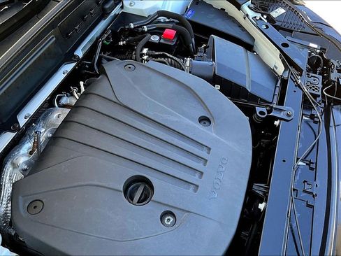 Used 2026 Volvo XC60 B5 Plus w/ Protection Package Premier image 43