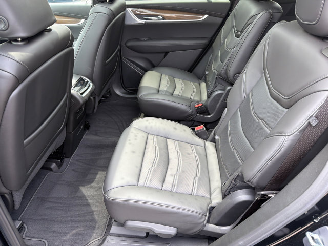 Used 2024 Cadillac XT6 Premium Luxury w/ Platinum Package FWD image 22