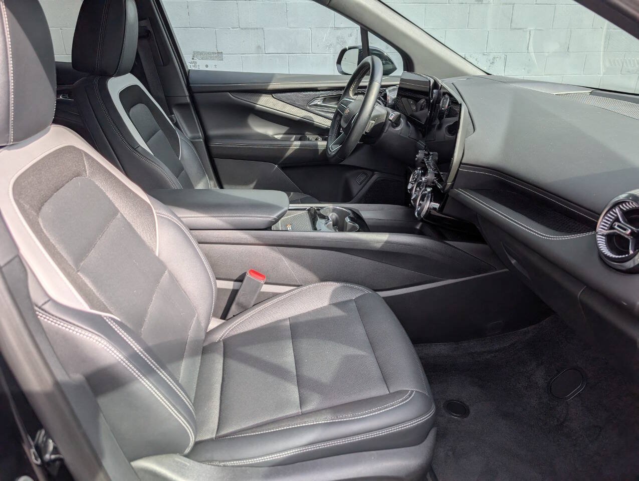 Used 2024 Chevrolet Blazer EV LT AWD/4WD image 8