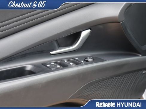 Certified 2024 Hyundai Elantra Limited FWD image 21