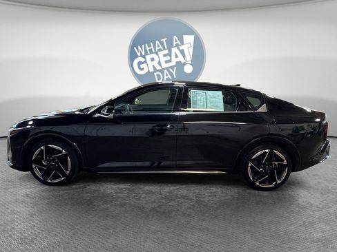 Certified 2025 Kia K4 GT-Line image 7