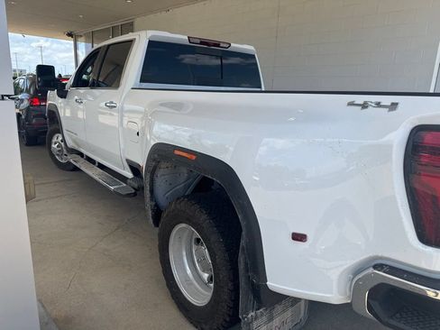 Used 2025 GMC Sierra 3500 SLT w/ SLT Premium Package AWD/4WD image 11