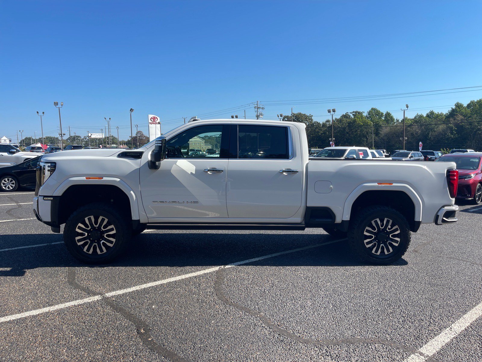 Used 2025 GMC Sierra 2500 Denali Ultimate w/ Max Trailering Package AWD/4WD image 13