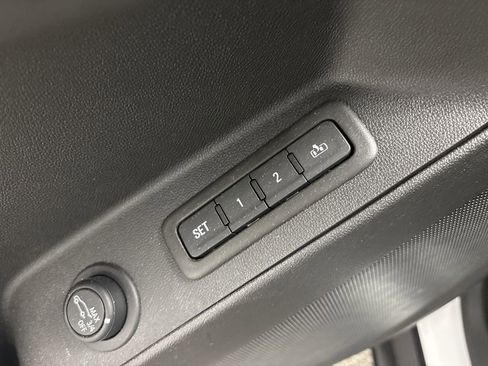 Used 2023 Chevrolet Equinox Premier AWD/4WD image 12