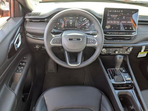 New 2026 Jeep Compass Latitude image 25