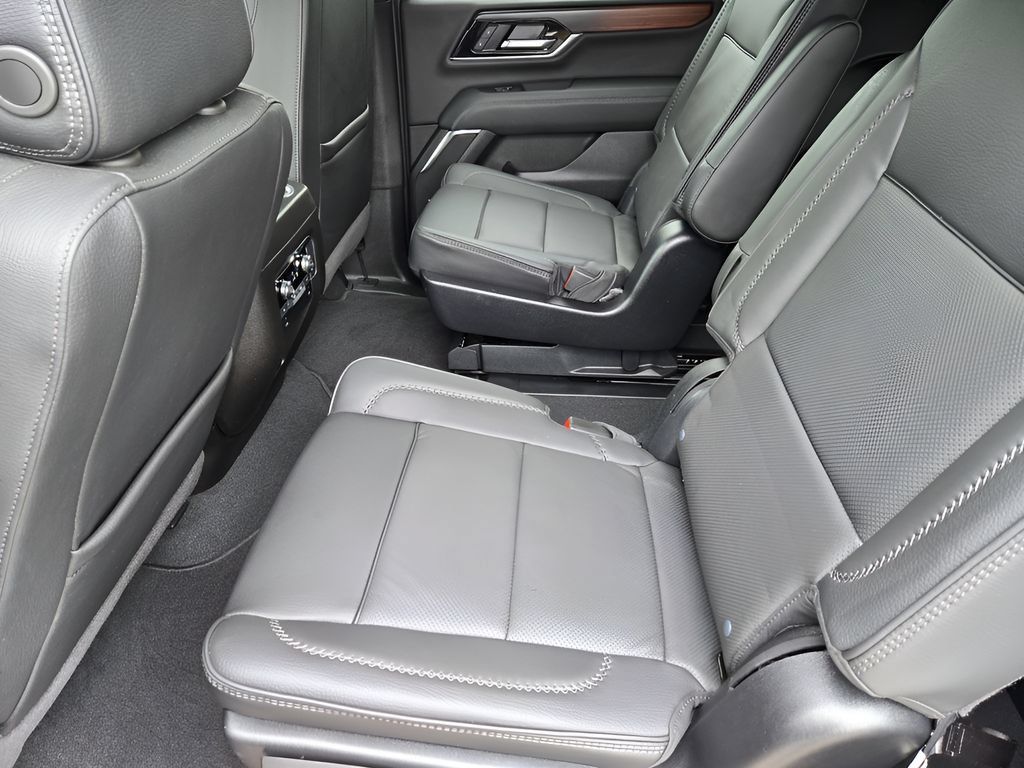 Used 2026 GMC Yukon Denali w/ Sun & Power Step Package AWD/4WD image 27