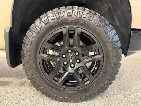 Used 2023 Chevrolet Silverado 1500 Custom Trail Boss AWD/4WD image 9