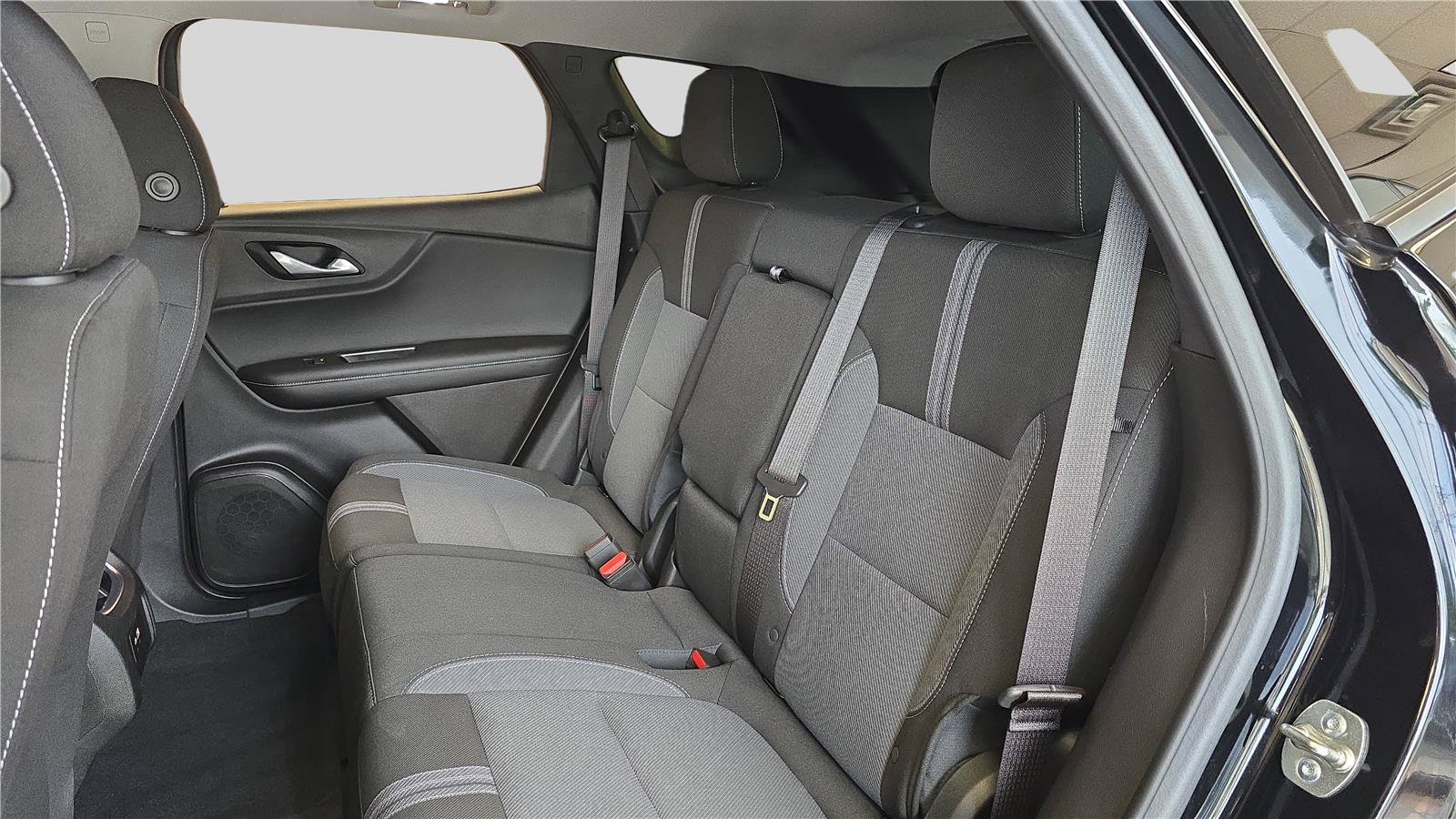 Used 2023 Chevrolet Blazer LT FWD image 18