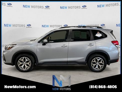 Used 2021 Subaru Forester Premium AWD/4WD image 2