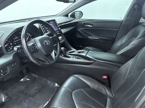 Used 2021 Toyota Avalon XLE image 12