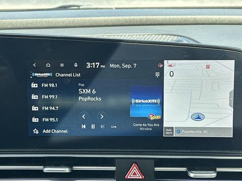 Used 2025 Hyundai Elantra Limited FWD image 23