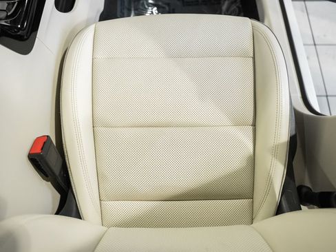 Used 2022 Buick Envision Essence w/ Technology Package I FWD image 30