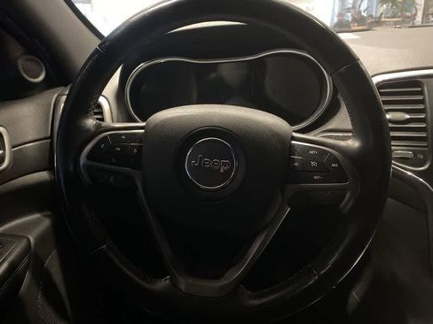 Used 2018 Jeep Grand Cherokee Altitude image 16