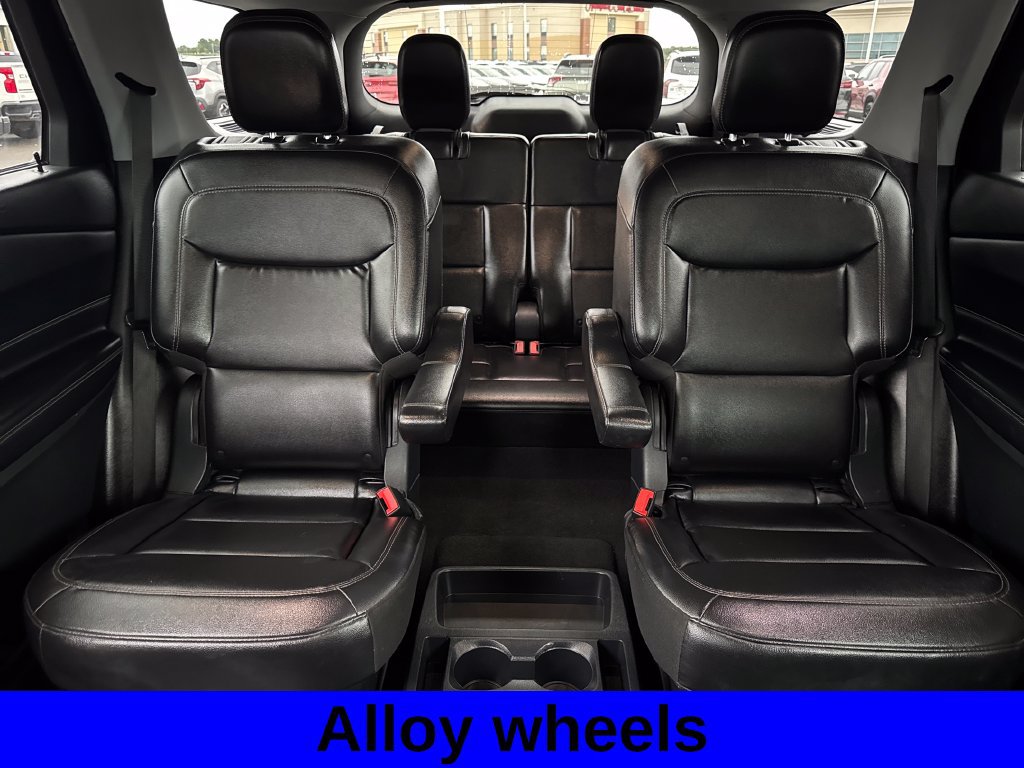Used 2021 Ford Explorer XLT w/ Equipment Group 202A AWD/4WD image 14