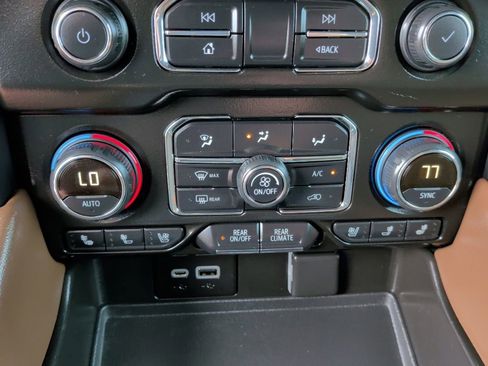 Used 2021 Chevrolet Tahoe High Country w/ Premium Package RWD image 33