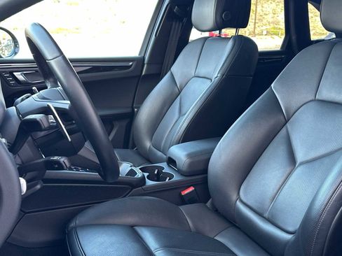 Used 2025 Porsche Macan S image 5