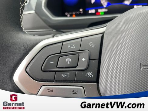 Used 2023 Volkswagen Tiguan SE w/ Panoramic Sunroof Package image 33