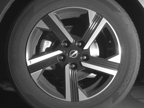 Used 2025 Nissan Sentra SV FWD image 12