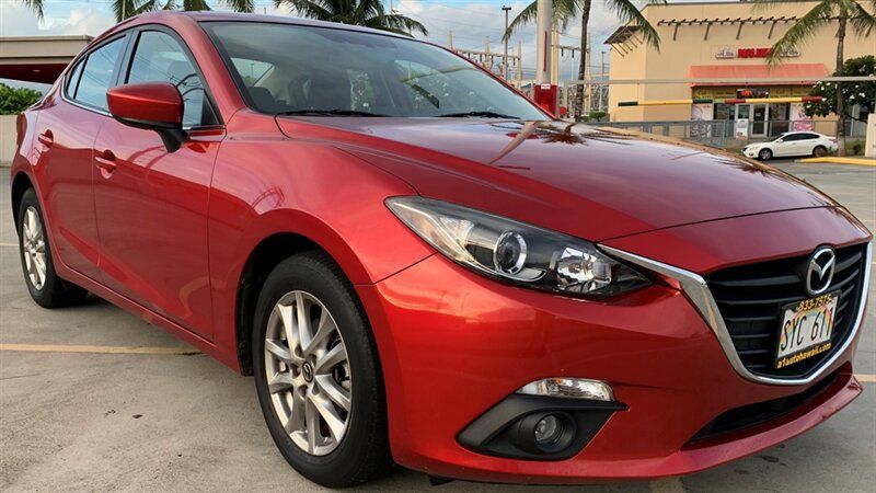 Used 2016 MAZDA MAZDA3 i Touring w/ Popular Equipment Package FWD image 4