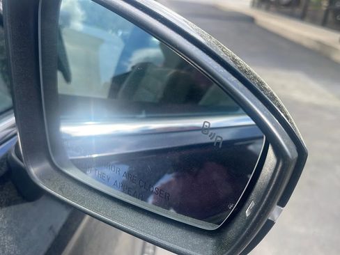 Used 2019 Volkswagen Tiguan SEL Premium image 35