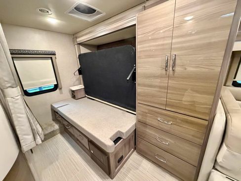 Used 2020 Mercedes-Benz Sprinter 3500 image 40