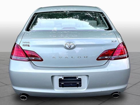 Used 2008 Toyota Avalon XLS FWD image 4