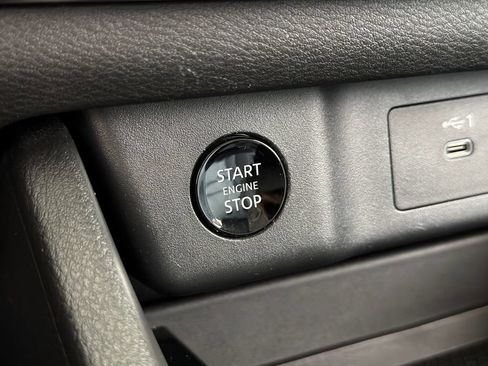 Used 2024 Nissan Rogue SV FWD image 6