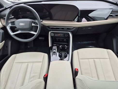 Certified 2025 Audi Q5 Premium w/ Convenience Package AWD/4WD image 13
