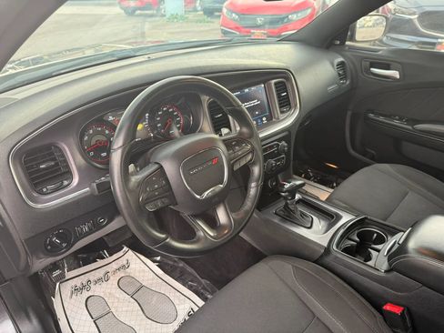 Used 2017 Dodge Charger R/T w/ Blacktop Package RWD image 11