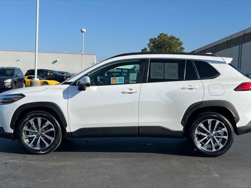 Certified 2022 Toyota Corolla Cross XLE w/ Convenience Package image 9