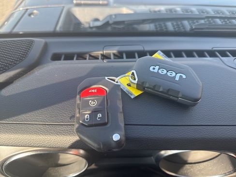 Certified 2021 Jeep Wrangler Unlimited Sport image 13