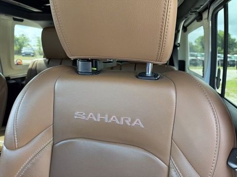 Used 2020 Jeep Wrangler Unlimited Sahara image 9