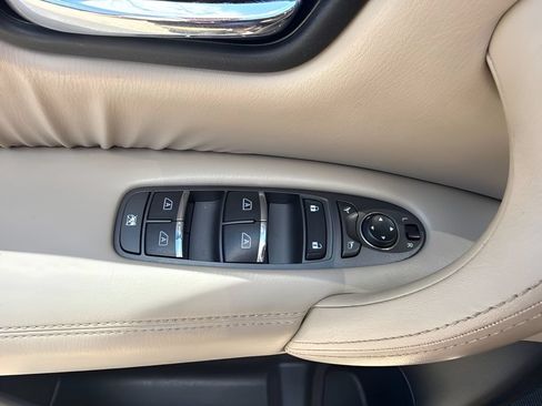 Used 2018 Nissan Armada Platinum w/ Interior Lighting Package RWD image 33