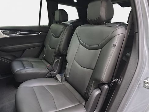 Certified 2025 Cadillac XT6 Premium Luxury AWD/4WD image 11