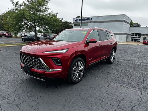 Used 2025 Buick Enclave Avenir w/ Super Cruise Package AWD/4WD image 7