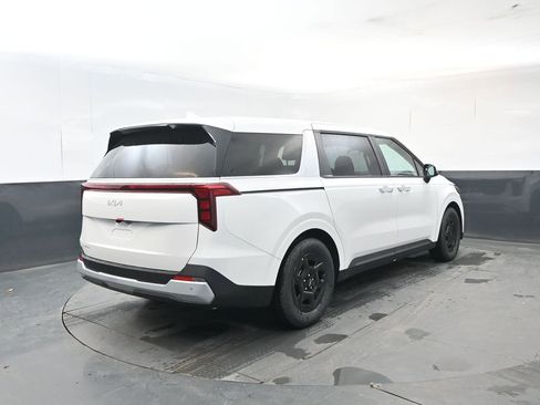 New 2026 Kia Carnival LX FWD image 5