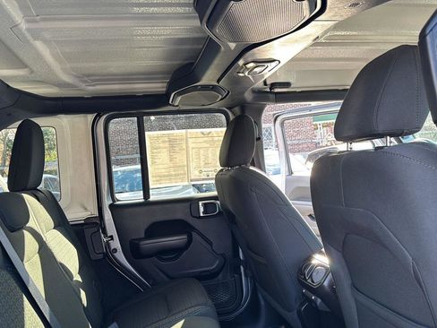 Used 2021 Jeep Wrangler Unlimited Islander image 33