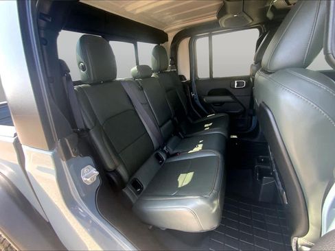 Used 2024 Jeep Gladiator Mojave w/ Safety Group AWD/4WD image 20