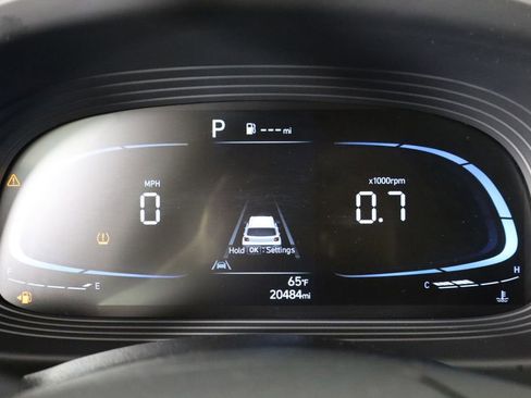 Used 2025 Hyundai Venue SEL FWD image 11