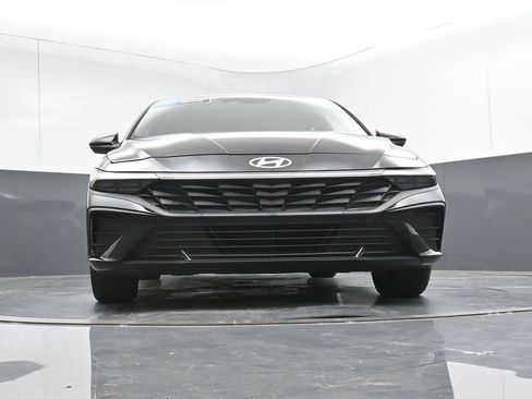 Certified 2025 Hyundai Elantra Sport FWD image 46