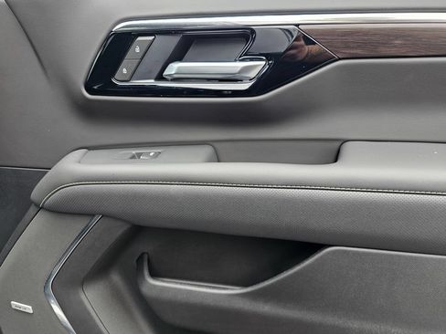 New 2026 Chevrolet Tahoe Premier RWD image 9